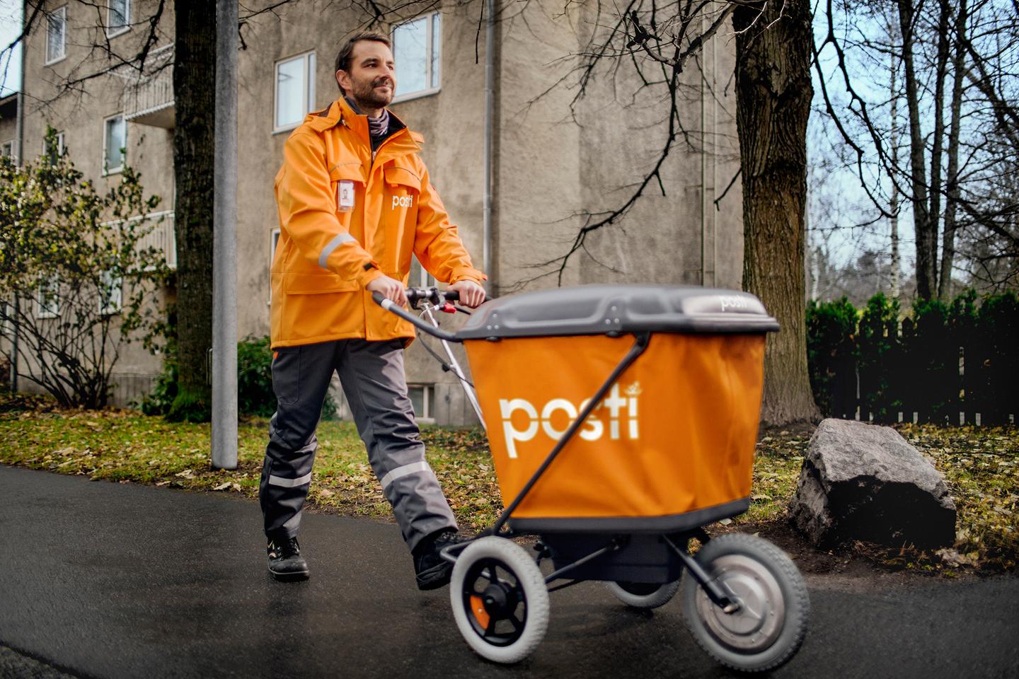 Postman wheeling bag of post
